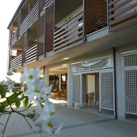 فندق Elaia Garden 3*