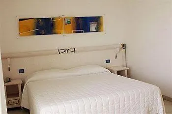 فندق Elaia Garden 3*