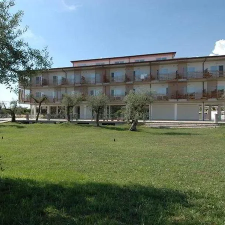 Hotell Elaia Garden 3*