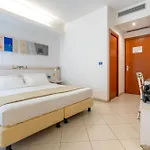 فندق Elaia Garden 3*