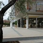 Elaia Garden سبرلونغا