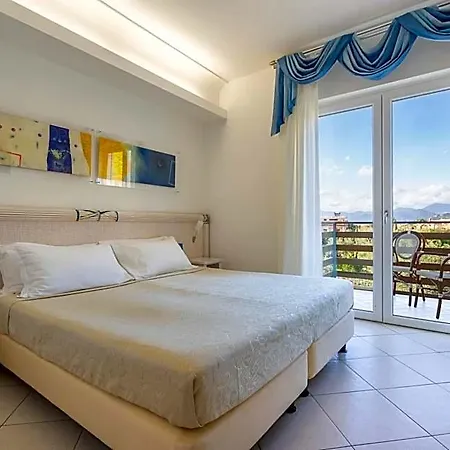 Elaia Garden Отель 3*