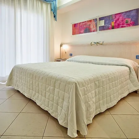Hotel Elaia Garden 3*