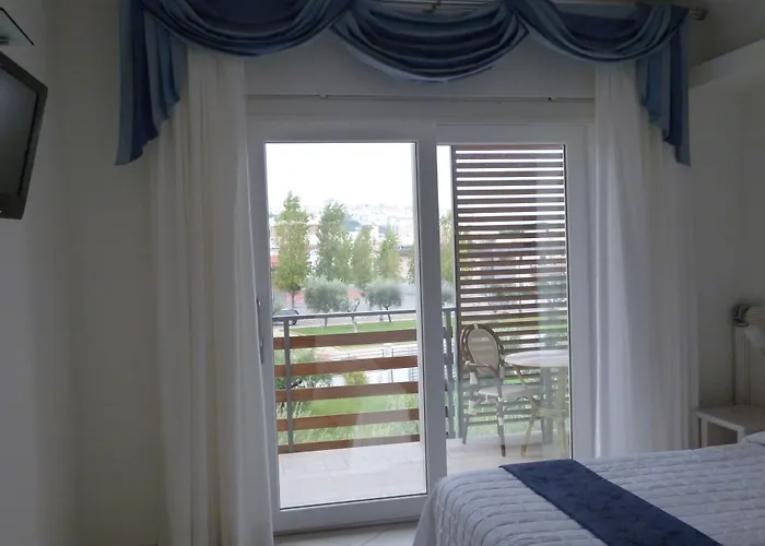 Elaia Garden ホテル