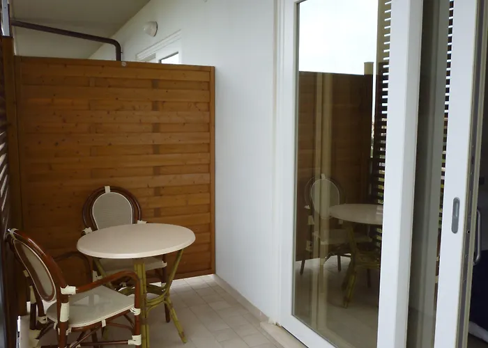 Elaia Garden ホテル