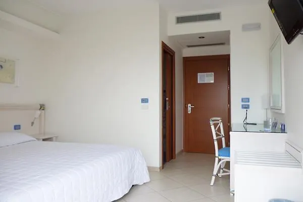 ホテル Elaia Garden 3*